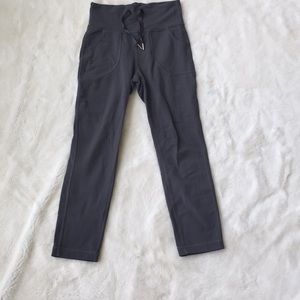 Lululemon high rise jogger leggings size 4